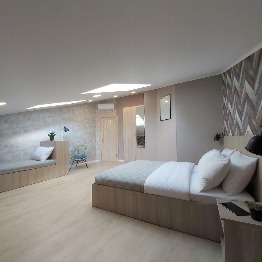 Two-Bedroom Apartment Near Forum Lwów Zewnętrze zdjęcie