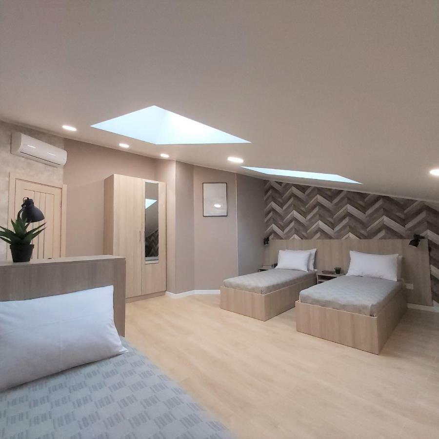 Two-Bedroom Apartment Near Forum Lwów Zewnętrze zdjęcie