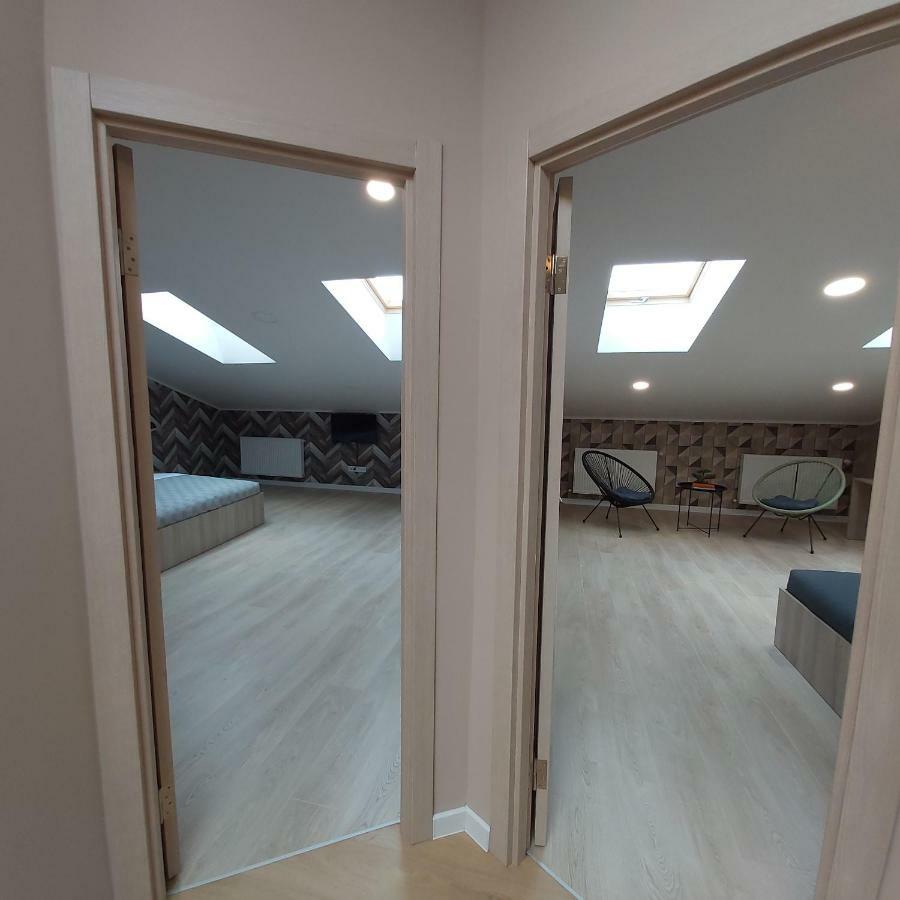 Two-Bedroom Apartment Near Forum Lwów Zewnętrze zdjęcie