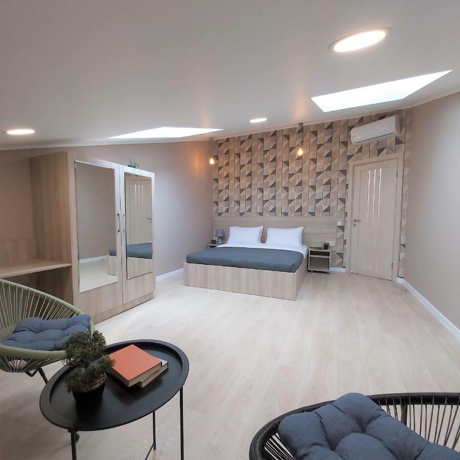 Two-Bedroom Apartment Near Forum Lwów Zewnętrze zdjęcie