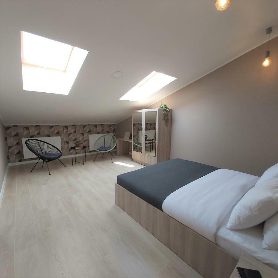Two-Bedroom Apartment Near Forum Lwów Zewnętrze zdjęcie